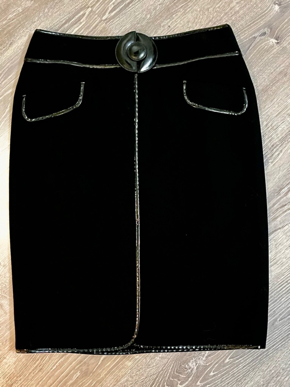 Per Se Black Pencil Skirt with Gloss Trim 95% Wool. Lined. Size 6
